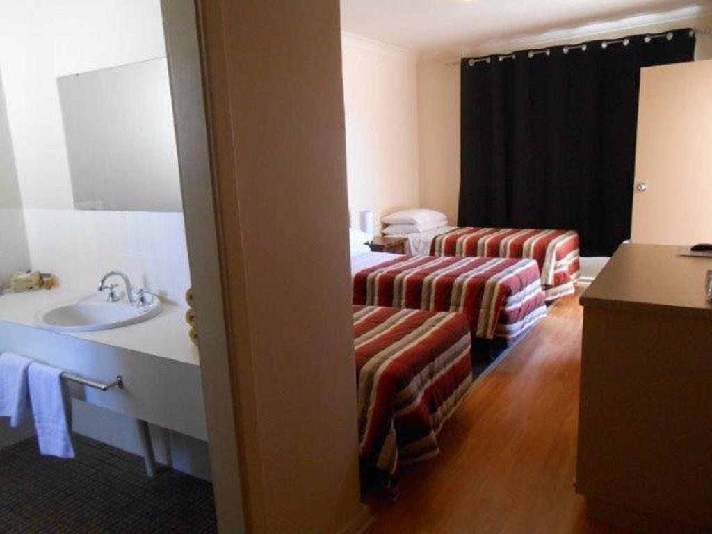 Acacia Ridge Motor Inn Port Augusta Habitación foto